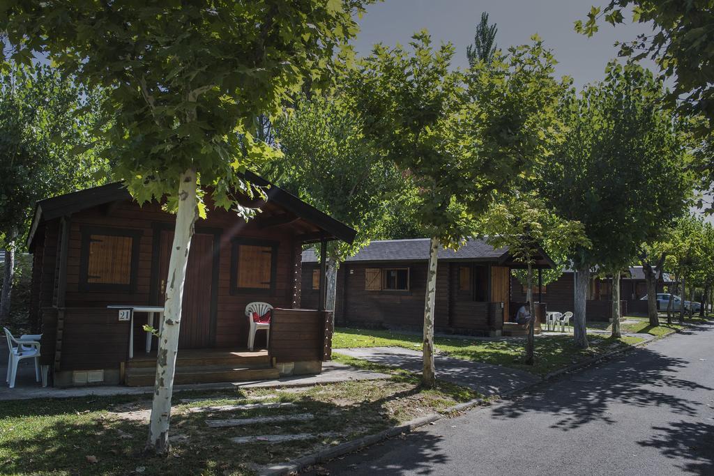 Camping & Bungalows Ligueerre De Cinca 外观 照片